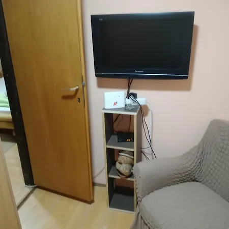 Kucica Za Odmor Lena I Matija * Sremski Karlovci